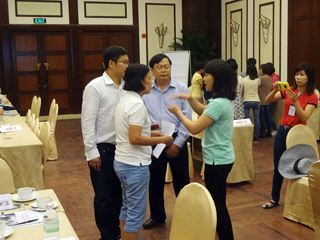 Cooperate Transversally - Sanofi (05.03.2015)